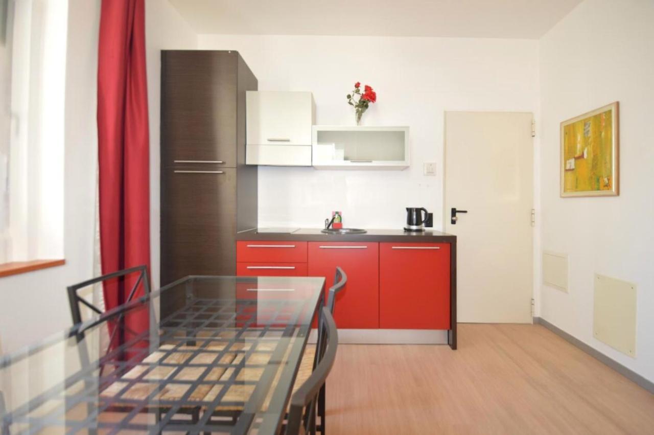 Guesthouse University By Lr - Self Check In Лугано Экстерьер фото