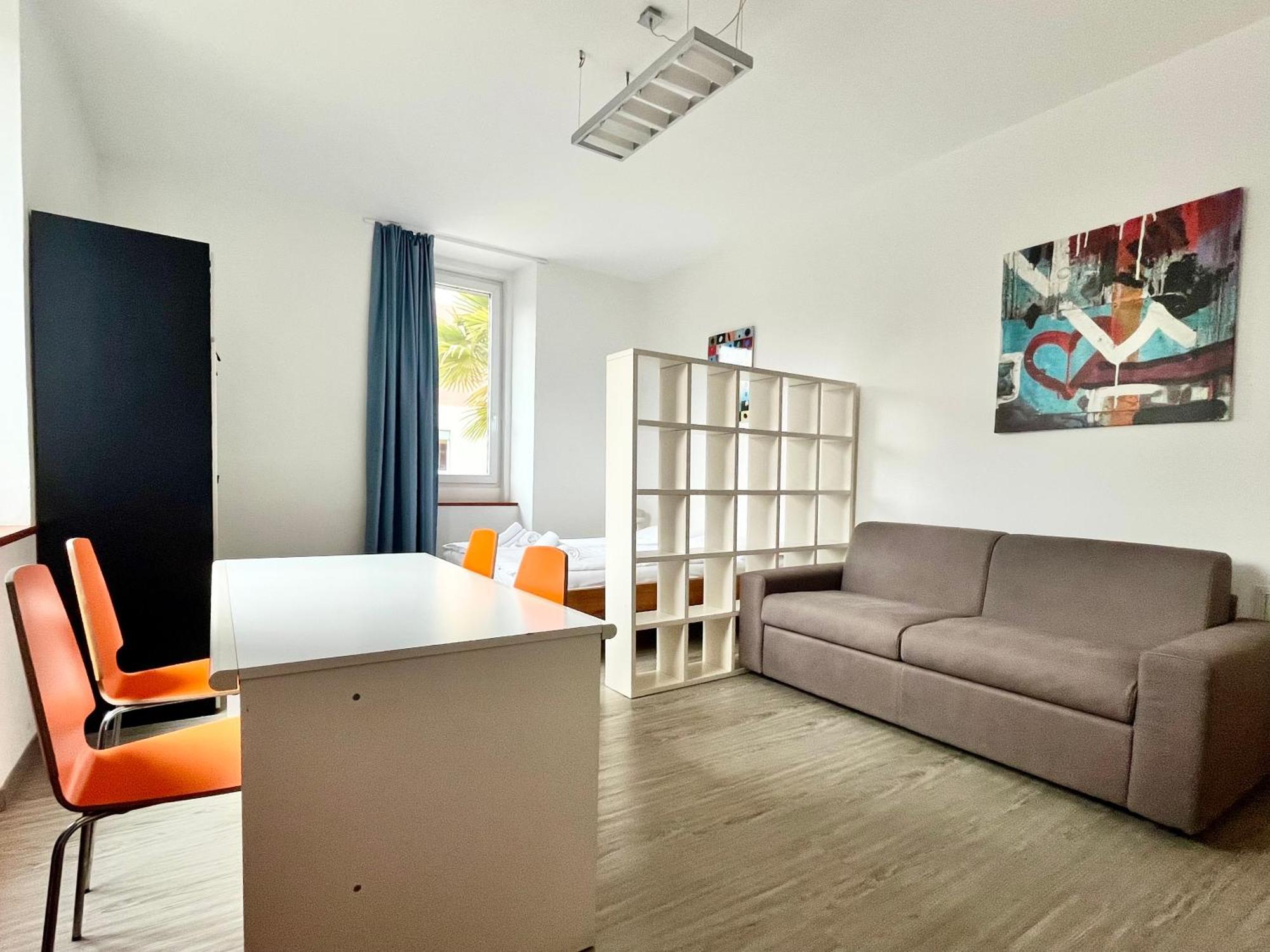 Guesthouse University By Lr - Self Check In Лугано Экстерьер фото