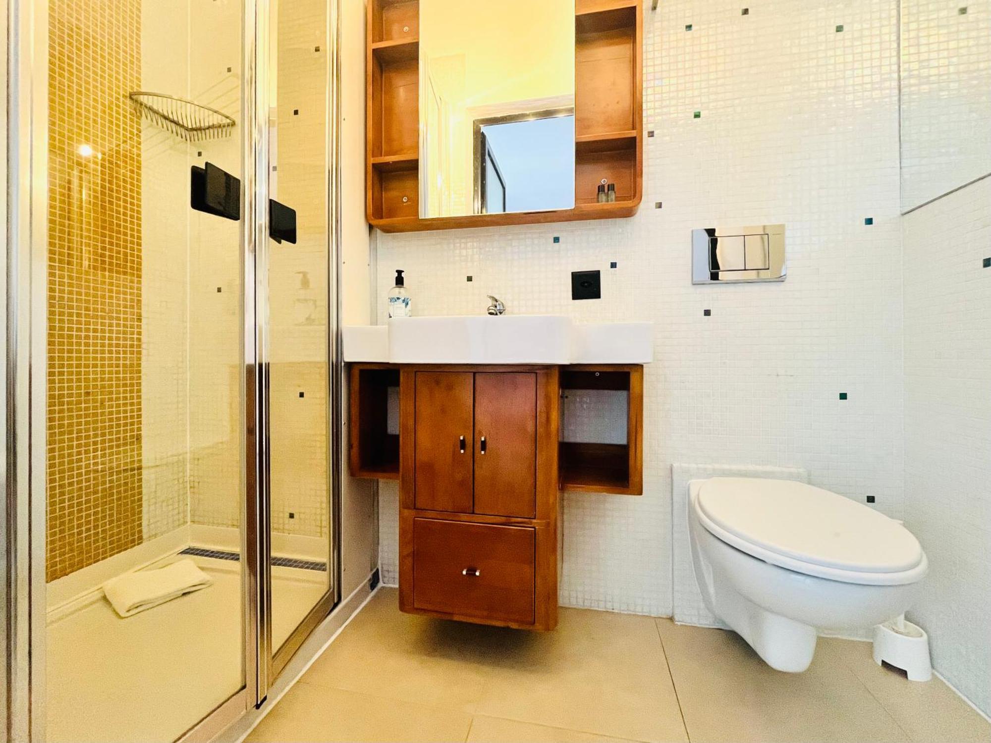 Guesthouse University By Lr - Self Check In Лугано Экстерьер фото