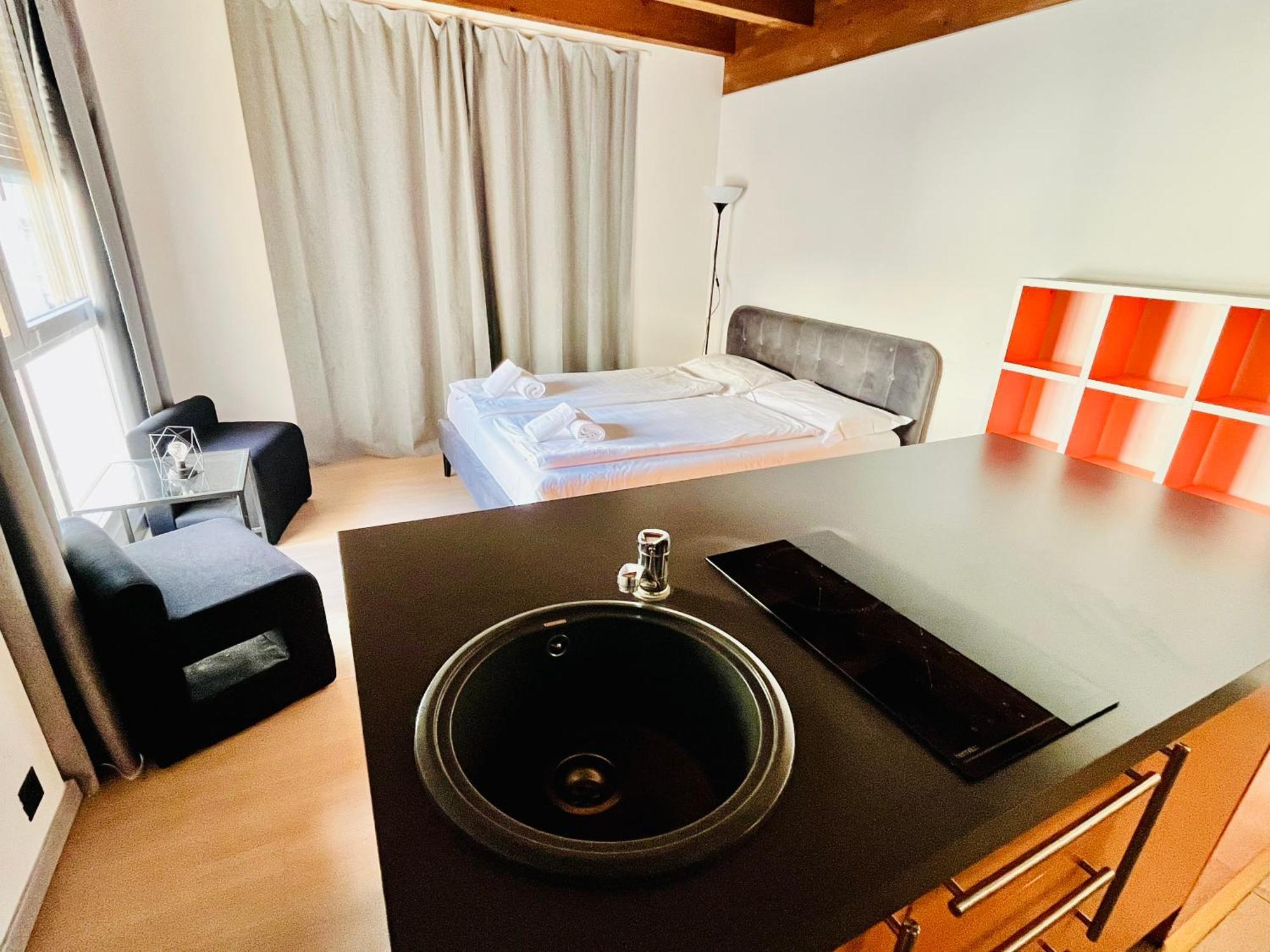 Guesthouse University By Lr - Self Check In Лугано Экстерьер фото