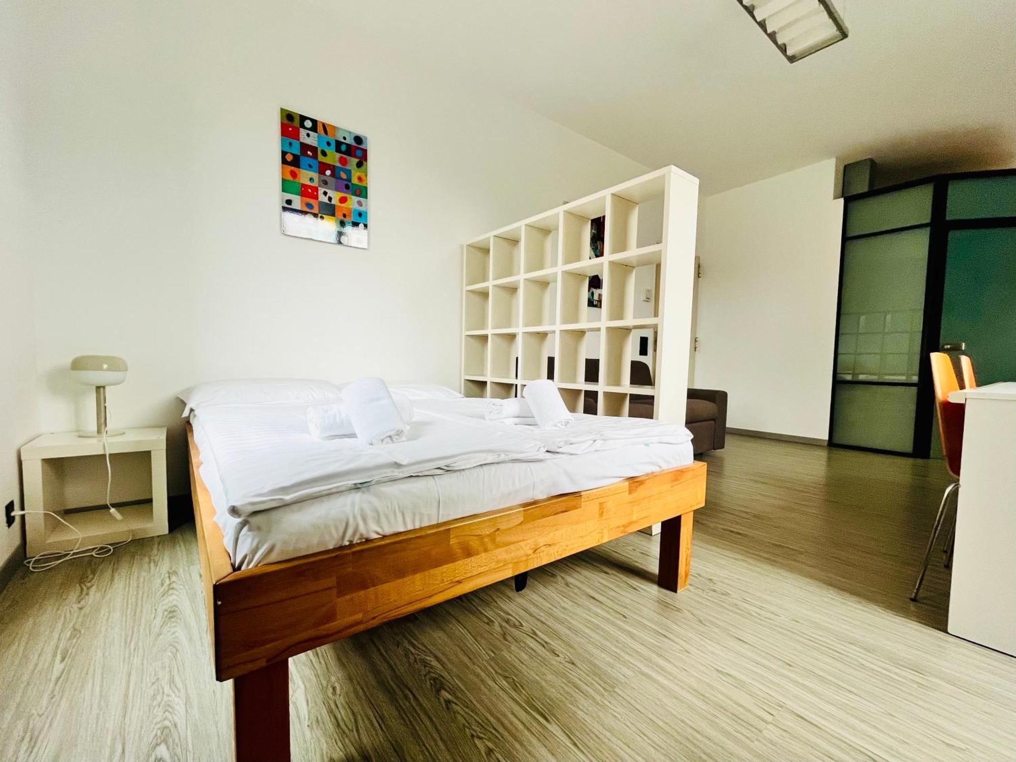 Guesthouse University By Lr - Self Check In Лугано Экстерьер фото