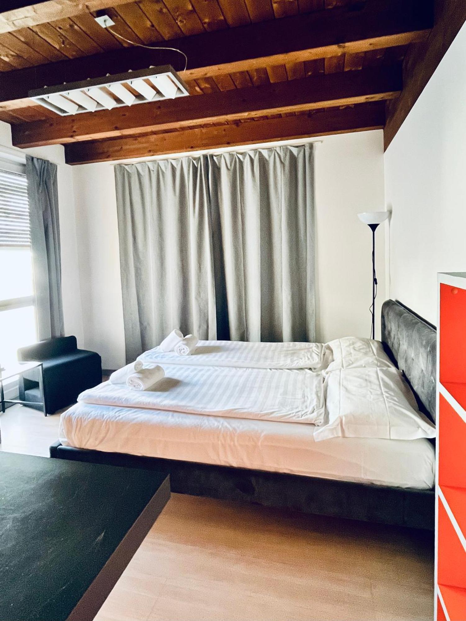 Guesthouse University By Lr - Self Check In Лугано Экстерьер фото