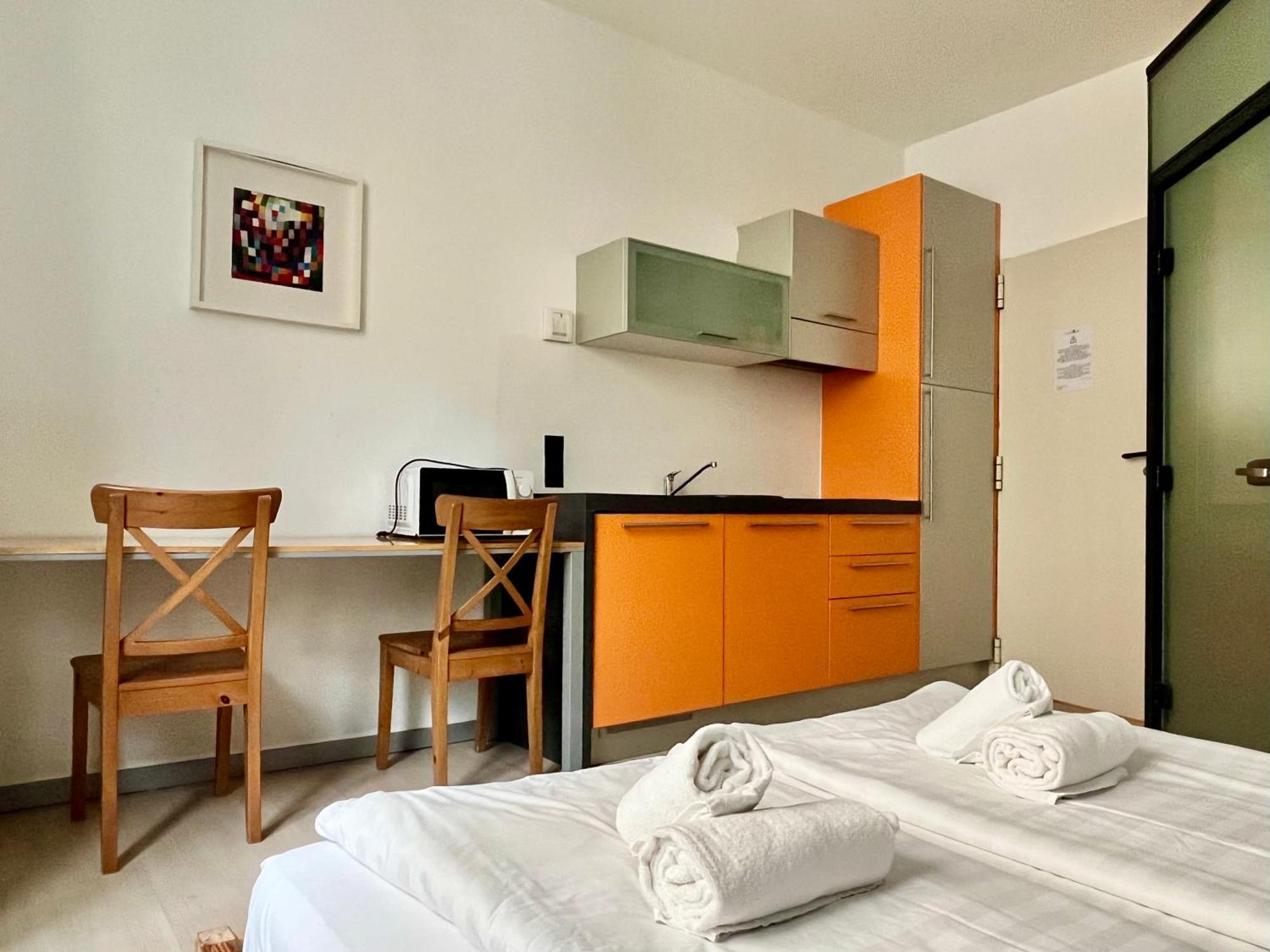 Guesthouse University By Lr - Self Check In Лугано Экстерьер фото
