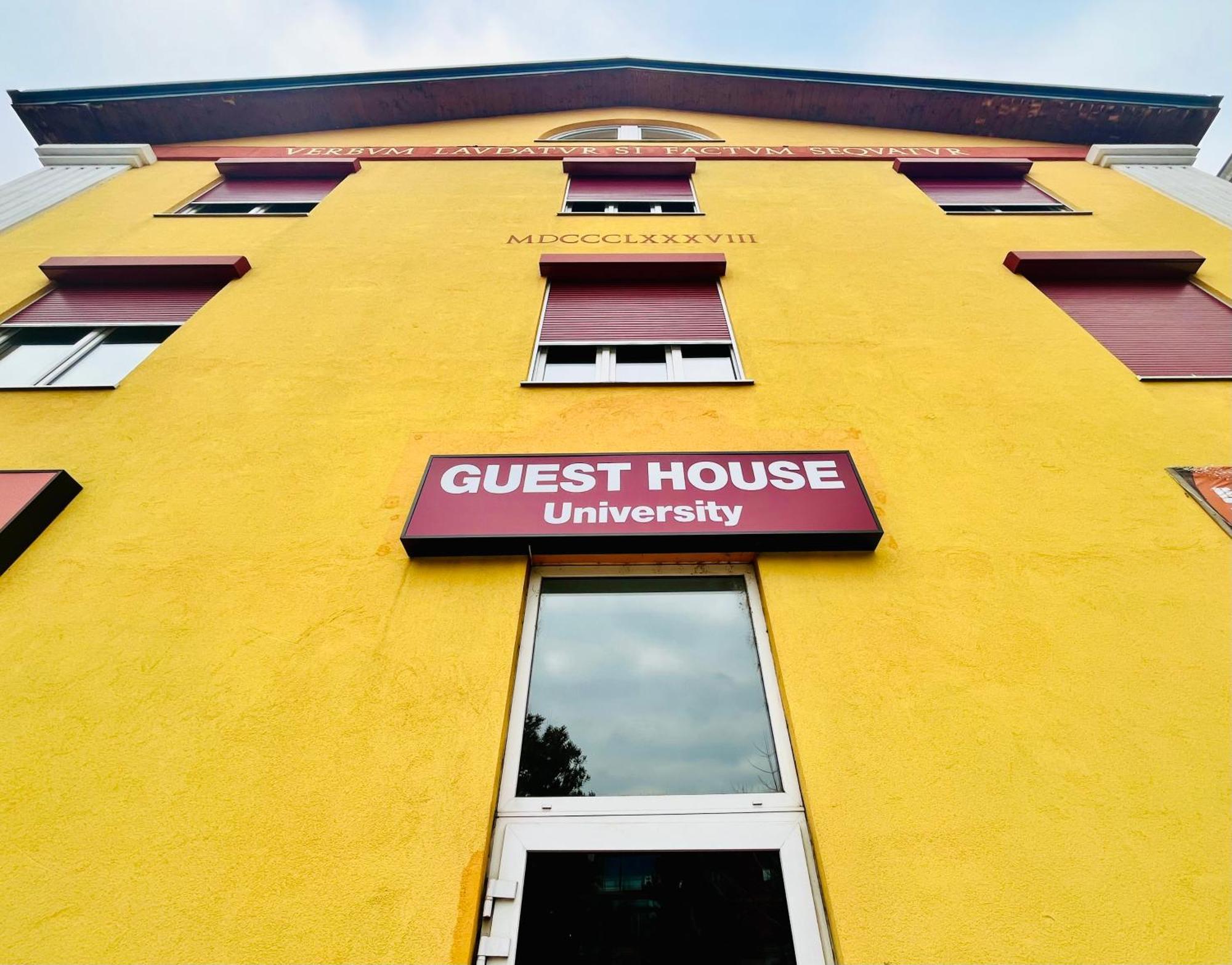 Guesthouse University By Lr - Self Check In Лугано Экстерьер фото